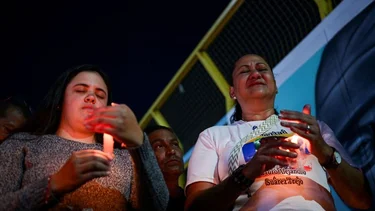 Familia de cantante venezolano encarcelado en El Salvador pide justicia