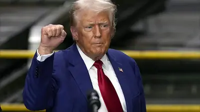 Trump avivó el fuego de la guerra comercial, entre protestas: "No será fácil" Trump avivó el fuego de la guerra comercial, entre protestas: "No será fácil"