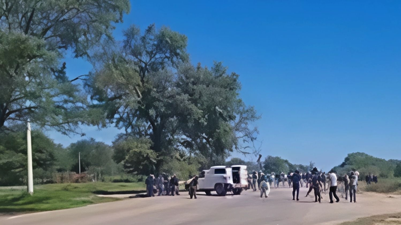 Tensión en Formosa: policías de la provincia resultaron heridos tras ser atropellados por manifestantes en un corte de ruta