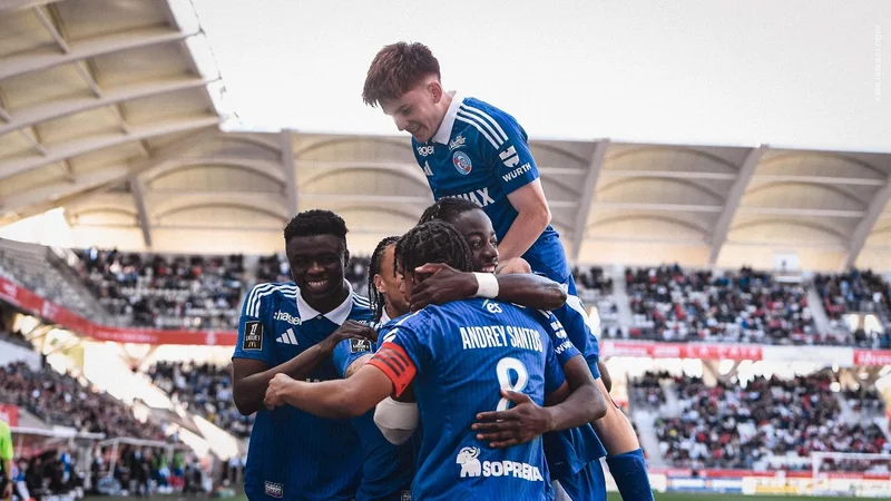 Colo Barco, Racing de Estrasburgo, Francia, Selección Argentina, Boca, Ligue 1