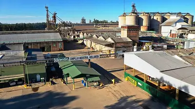 Vicentín cerró sus dos plantas y dejó en vilo a 1.000 trabajadores, en medio de la crisis de Milei Vicentín cerró sus dos plantas y dejó en vilo a 1.000 trabajadores, en medio de la crisis de Milei