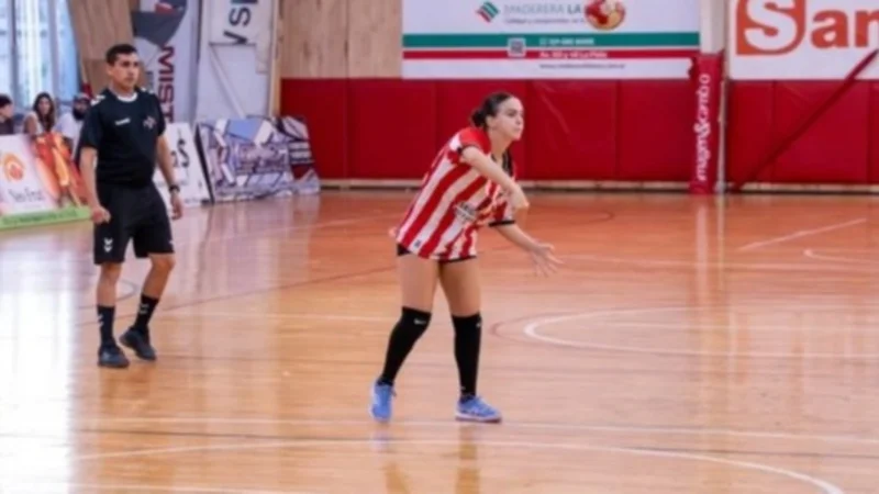 El equipo de handball femenino de Estudiantes denunció que las filmaron mientras se bañaban