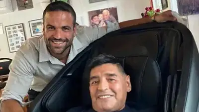 Carlos Díaz y Diego Maradona Carlos Díaz y Diego Maradona