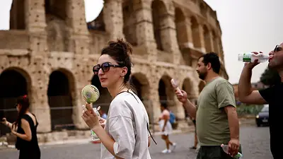 Italia multa a operadores turísticos con 20 millones de euros por acaparar las entradas al Coliseo Italia multa a operadores turísticos con 20 millones de euros por acaparar las entradas al Coliseo