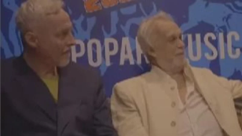Pedro Aznar y David Lebón en el homenaje a Serú Girán en el Quilmes Rock