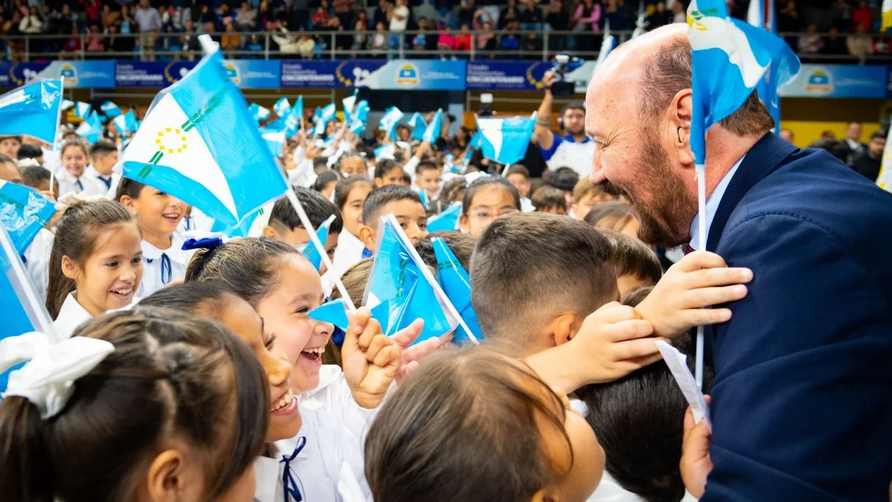 Insfrán encabezó el acto por el 146° aniversario de la fundación de la provincia: "Identidad formoseña"