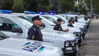 Con el foco puesto en la seguridad de la provincia, Kicillof puso en funcionamiento nuevos patrulleros en La Plata Con el foco puesto en la seguridad de la provincia, Kicillof puso en funcionamiento nuevos patrulleros en La Plata