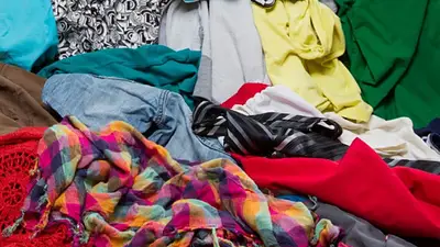 Por qué no hay que tirar la ropa que ya no se usa. Por qué no hay que tirar la ropa que ya no se usa.
