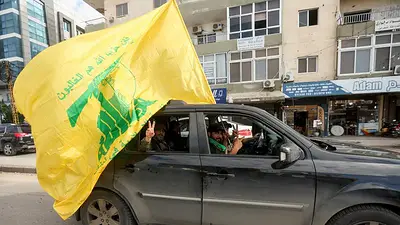 Hezbolá, ante peticiones de desarme, dice que hablará de armas si Israel se retira de Líbano Hezbolá, ante peticiones de desarme, dice que hablará de armas si Israel se retira de Líbano