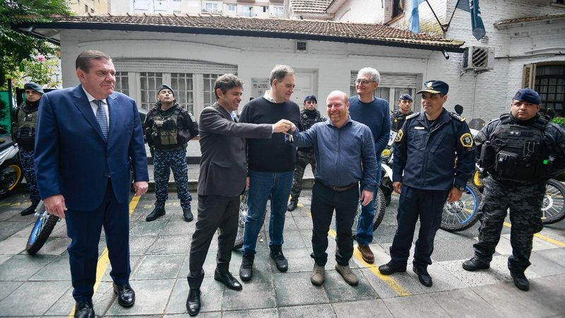 Kicillof cruzó a Milei durante la entrega de motos para refuerzo en seguridad: "Nos quitó los fondos de manera ilegal"