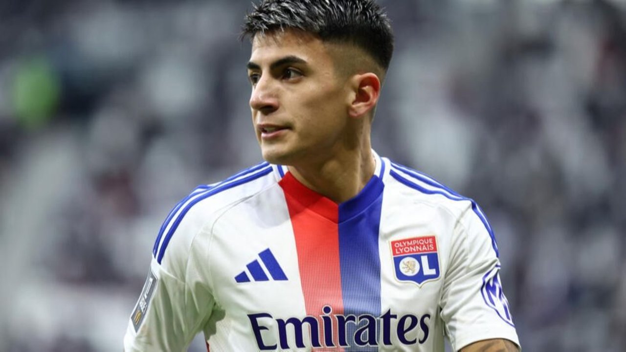 Video: el golazo de Thiago Almada contra el Manchester United de Garnacho
