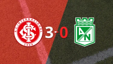 Internacional aplastó a At. Nacional con hat-trick de Alan Patrick