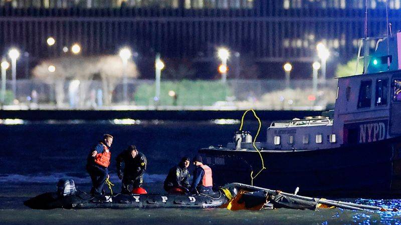 Un helicóptero turístico se estrella en el río Hudson de Nueva York y mueren los seis ocupantes
