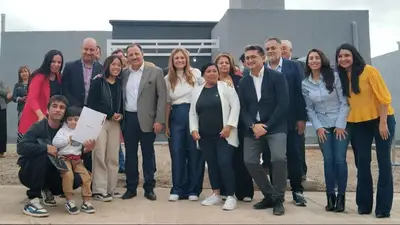 Quintela contra la crisis habitacional: entregaron 102 nuevas viviendas de tres dormitorios para familias riojanas Quintela contra la crisis habitacional: entregaron 102 nuevas viviendas de tres dormitorios para familias riojanas