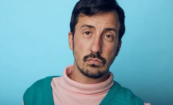Manu Hattom festeja 10 años en la música: "Lo colectivo es el mensaje y la construcción" | Música