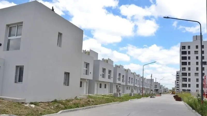 Desde PBA finalizarán 16 mil viviendas paralizadas por Nación: "Tenemos que darle respuesta a la gente"