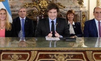 Lo que Milei hace con Argentina o lo que Argentina hace con Milei | Política