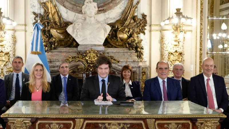 El Gobierno limitó a la UIF: no podrá promover ni ser querellante en causas de lavado