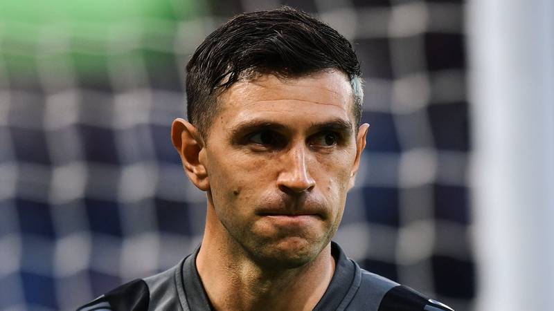 Dibu Martínez, Aston Villa, Selección Argentina, Premier League