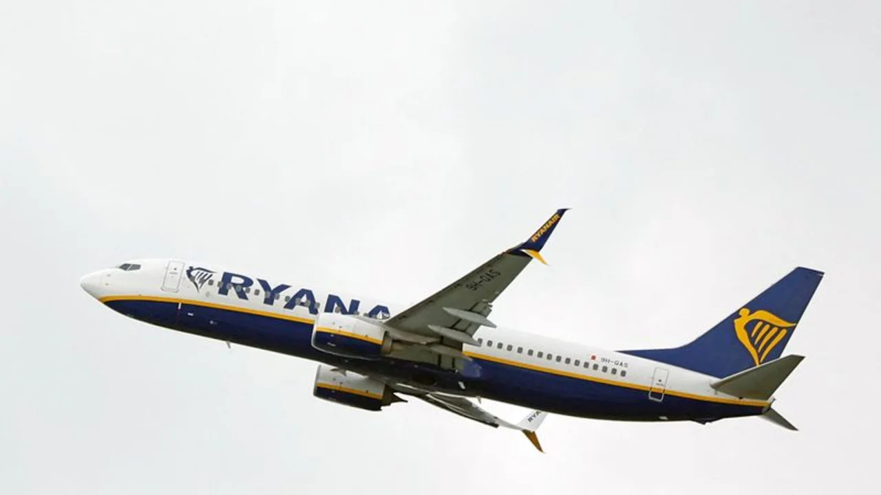Ryanair podría recortar más vuelos desde aeropuertos pequeños españoles, según El Economista