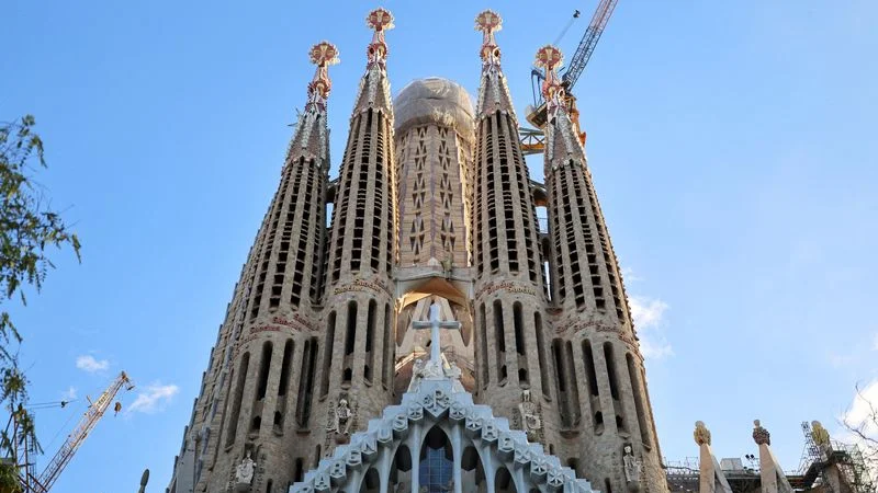 El papa sitúa a Gaudí, arquitecto de la Sagrada Familia, en la senda de la santidad
