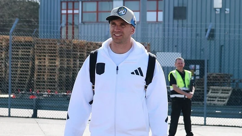 Emiliano Dibu Martínez, Selección Argentina, Aston Villa, Francia