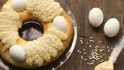 Rosca de pascuas con huevo duro Rosca de pascuas con huevo duro