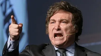 El exabrupto de Milei contra comerciantes: "Se los van a meter en el o..." El exabrupto de Milei contra comerciantes: "Se los van a meter en el o..."