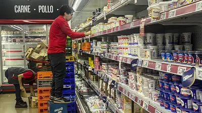 El impacto de la devaluación de Milei en Córdoba: advierten aumentos del 5% en lácteos en solo dos días El impacto de la devaluación de Milei en Córdoba: advierten aumentos del 5% en lácteos en solo dos días