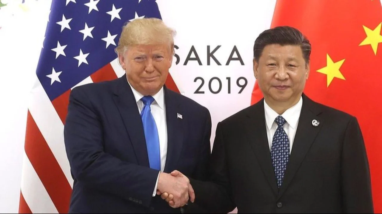 La guerra de Trump no para: aumentó hasta 245% los aranceles a China