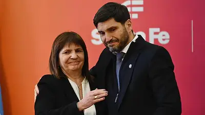 Bullrich aprobó el Plan 90/10 para reducir los homicidios en zonas críticas: se aplicará en Rosario y Santa Fe Bullrich aprobó el Plan 90/10 para reducir los homicidios en zonas críticas: se aplicará en Rosario y Santa Fe