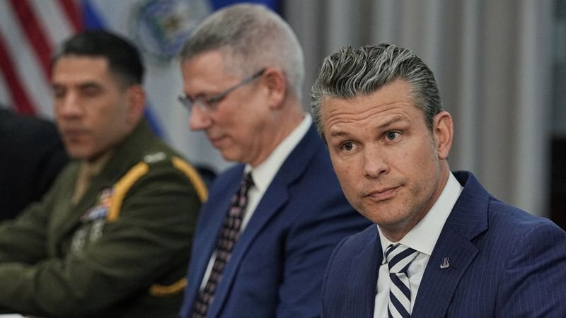 Investigación sobre filtraciones del Pentágono se amplía con la baja de otros dos funcionarios