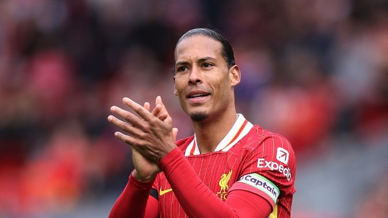 Van Dijk amplía su contrato con el Liverpool hasta 2027