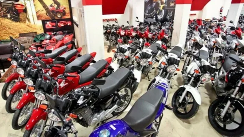 Motos