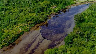 Suspenden bombeo de petróleo por oleoducto colombiano Bicentenario tras ataque con explosivos Suspenden bombeo de petróleo por oleoducto colombiano Bicentenario tras ataque con explosivos