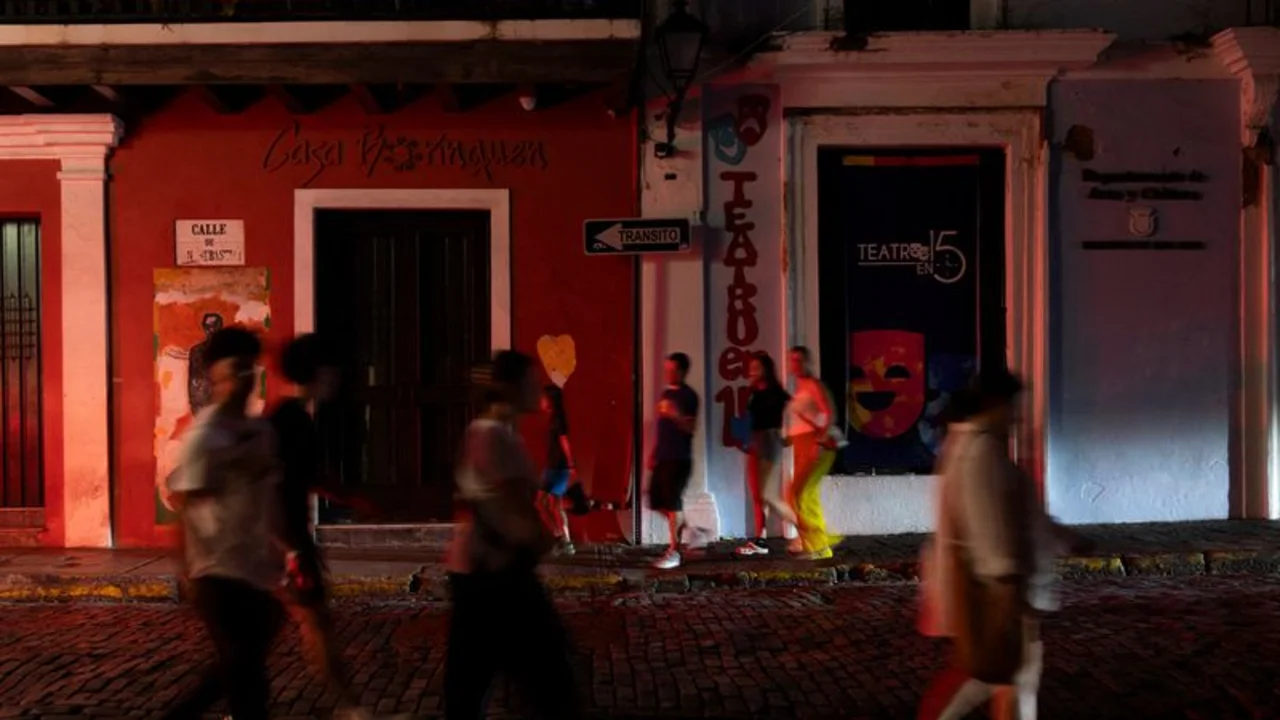 Más del 20% de Puerto Rico sigue sin electricidad tras un apagón en toda la isla
