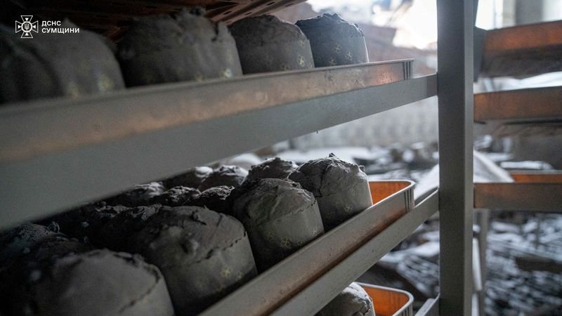 Un dron ruso ataca una pastelería que preparaba pasteles de Pascua y causa un muerto, según Kiev