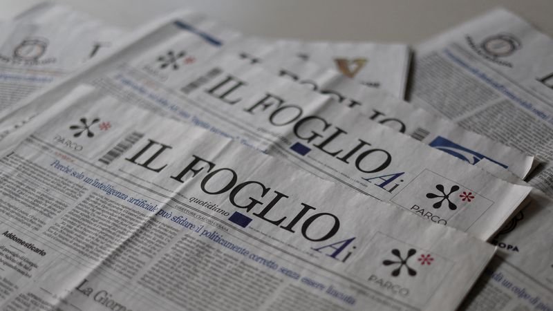 Un periódico italiano da rienda suelta a la inteligencia artificial y admira su ironía