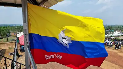 Presidente de Colombia ordena suspender ofensiva militar contra disidencia de las FARC Presidente de Colombia ordena suspender ofensiva militar contra disidencia de las FARC