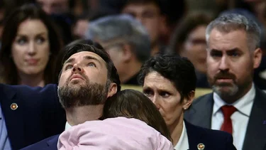 Vicepresidente EEUU asiste al oficio del Viernes Santo en el Vaticano, Francisco no participa