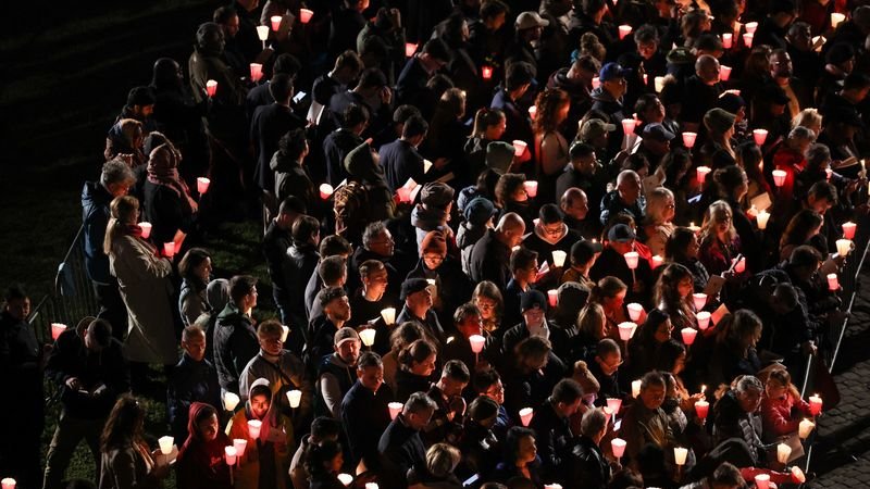 El papa Francisco, aún convaleciente, se salta la procesión anual del Viernes Santo en Roma