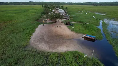 Líder indígena brasileño Raoni se opone a la extracción de petróleo en la Amazonia Líder indígena brasileño Raoni se opone a la extracción de petróleo en la Amazonia