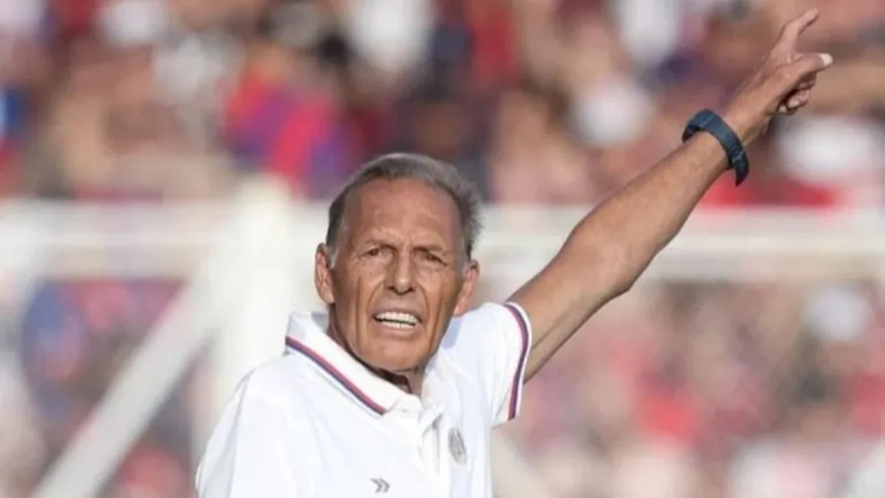 Miguel Ángel Russo patea el tablero en San Lorenzo con los cambios para jugar con Riestra
