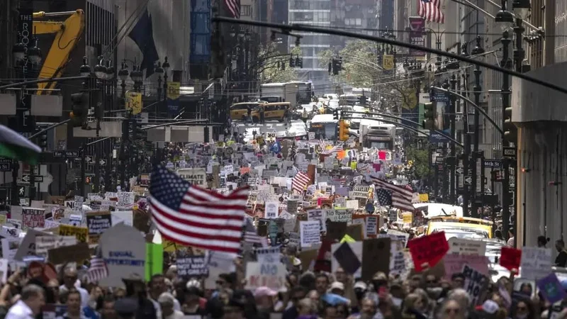 Otro sábado de protestas contra Trump en Nueva York, Washington y otras ciudades de EE. UU.