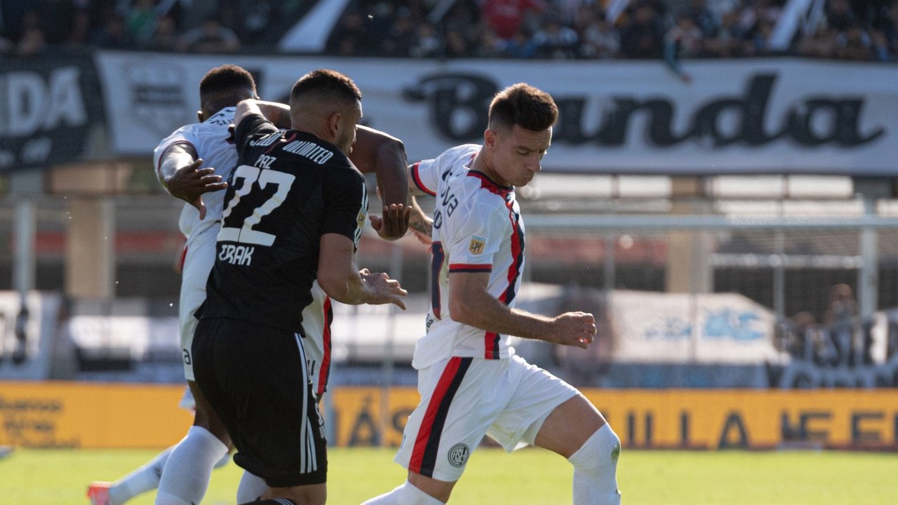San Lorenzo empató con Riestra en un duelo de "vecinos"