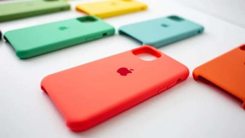 Cómo reemplazar las fundas de celulares. Por qué dejarán de utilizarse las fundas de celulares. Celulares sin funda son resistentes. 