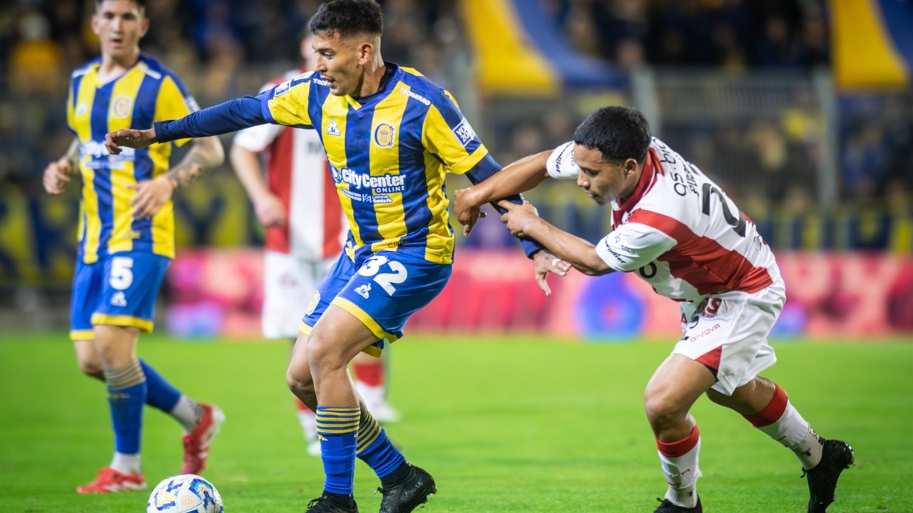 Rosario Central goleó a Instituto y es el líder de la Zona B