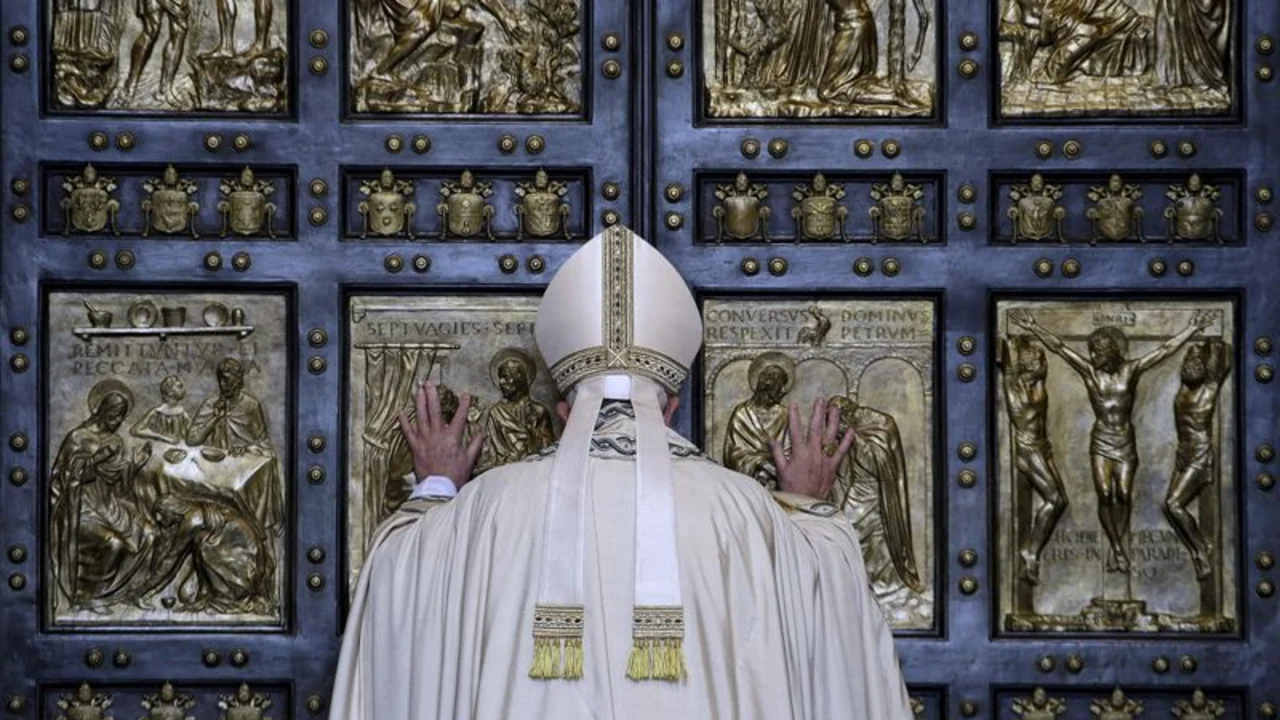 DATOS-Qué pasa ahora, tras la muerte del papa Francisco