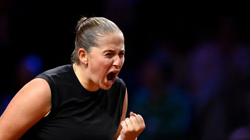 Ostapenko sorprende a Sabalenka y se queda con la corona en Stuttgart