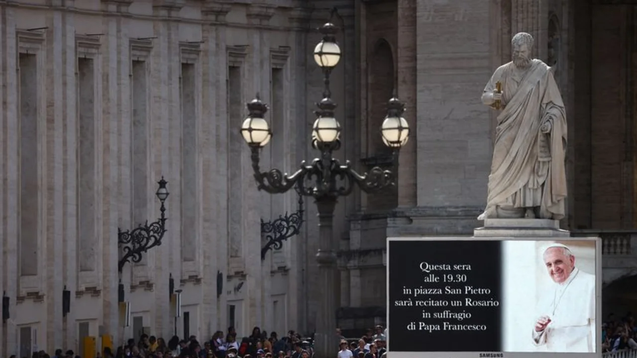 Papa Francisco pasó su último día trabajando, pese a órdenes de los médicos